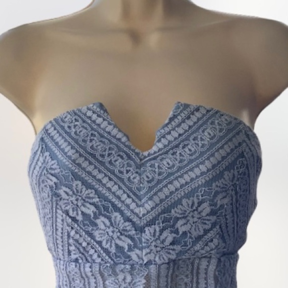 CHARLOTTE RUSSE- Blue and white top size XS.